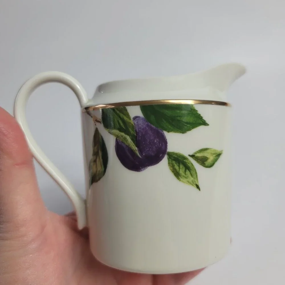 Mikasa Plum Court L3132 Creamer White with Purple Plums and Green Leaves